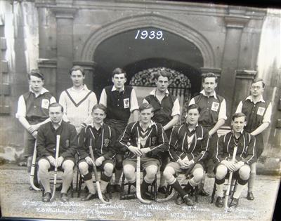 cc01151 1939 hockey.jpg; cc01151; 1939 Christ's Hockey team; Photograph